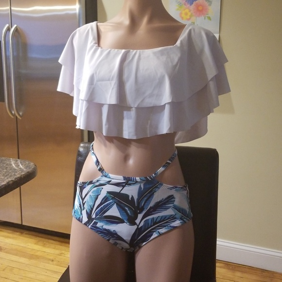 High Waisted Palm Ruffle Bikini - Picture 3 of 4